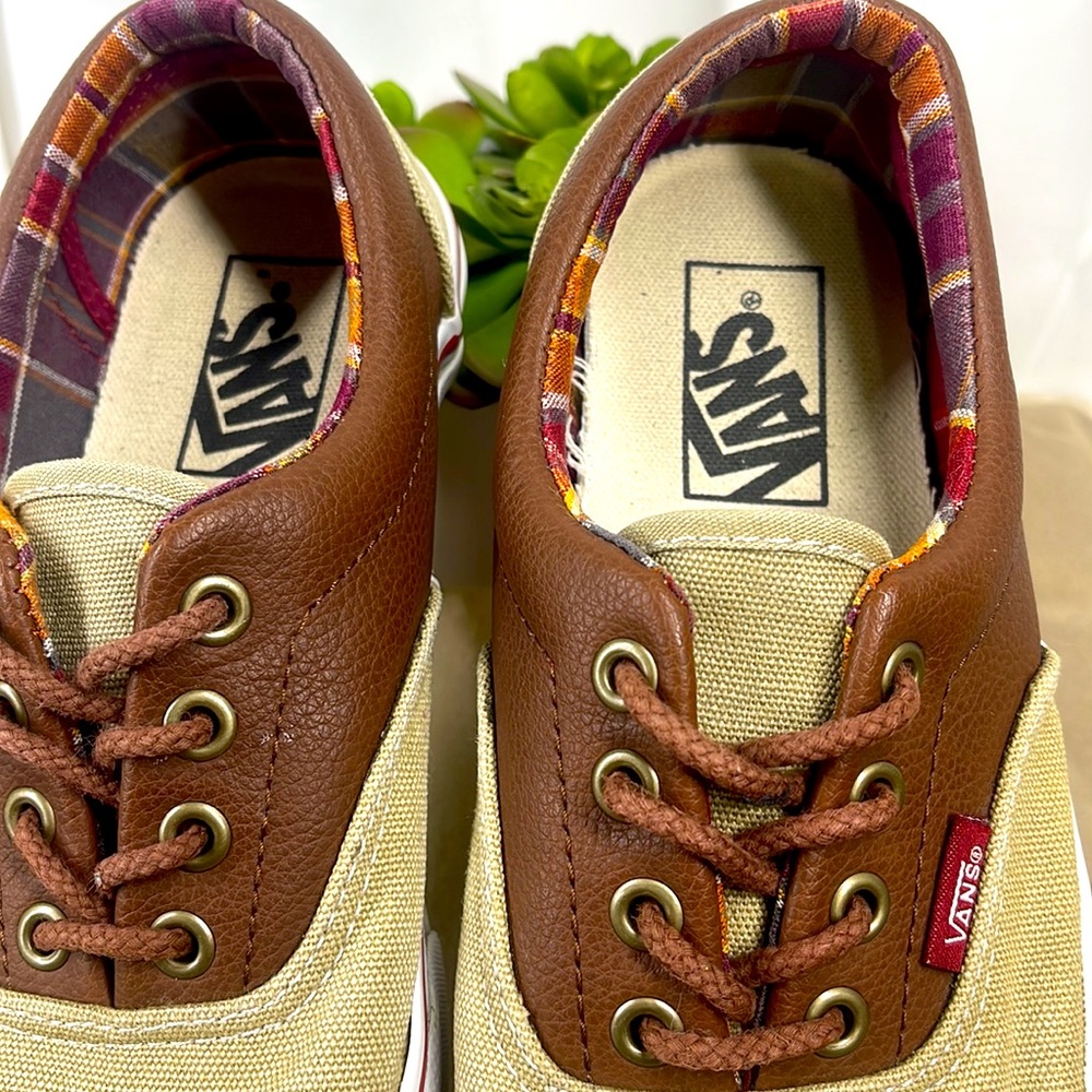 Vans - Picture 2 of 8